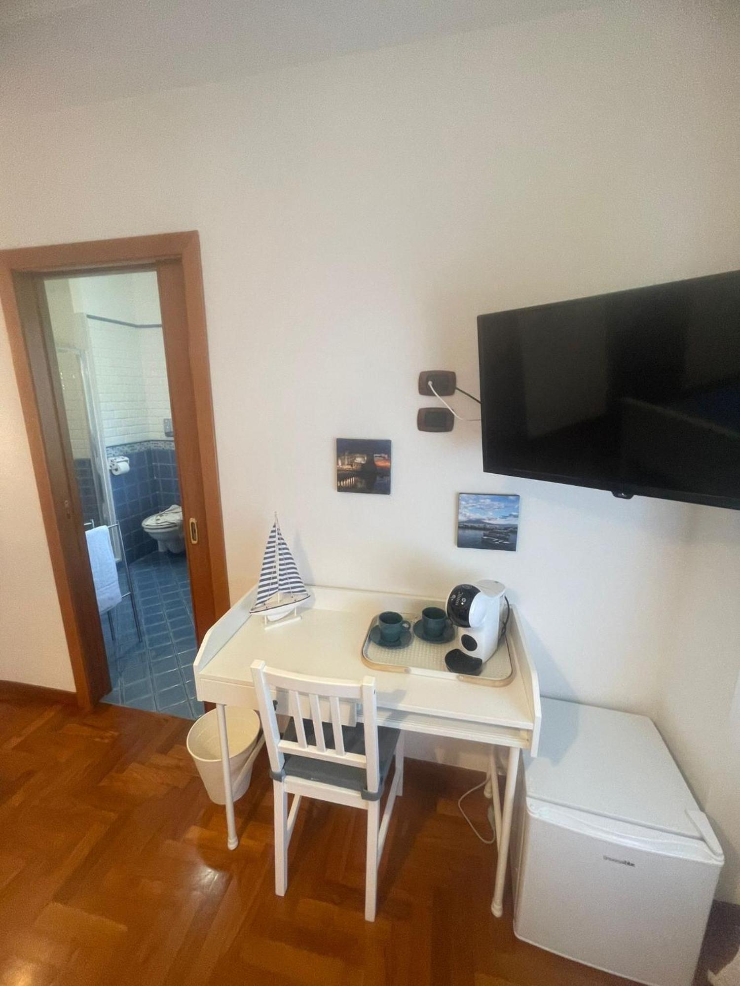 Reginella House Hotell Napoli Eksteriør bilde